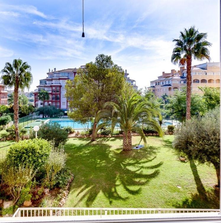 Appartement Torre La Mata Торевиеха Екстериор снимка